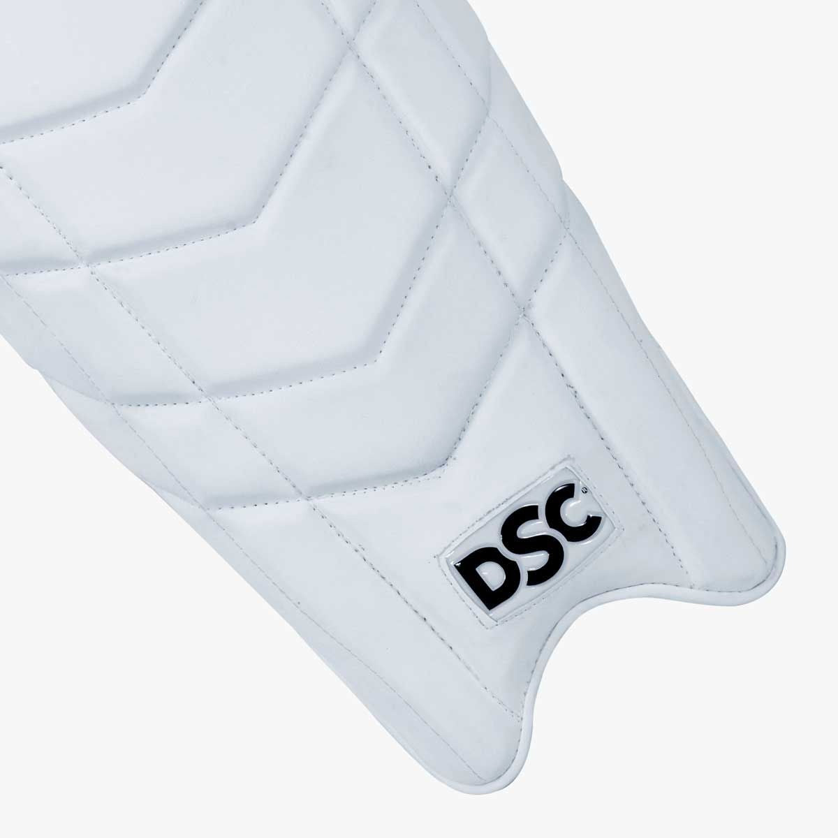 Dsc wicket 2024 keeping pads